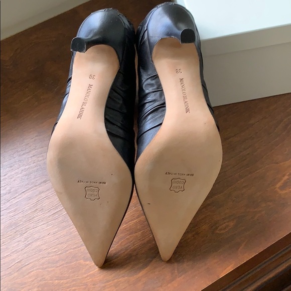 Manolo’s Blahnik “New “ never worn booties new with tags - Picture 5 of 8